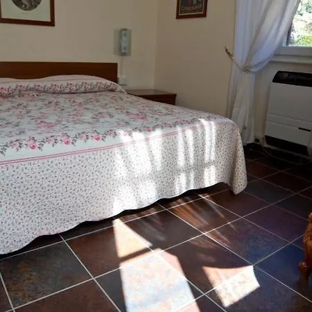 Ristorante La Vignetta 호텔 3*