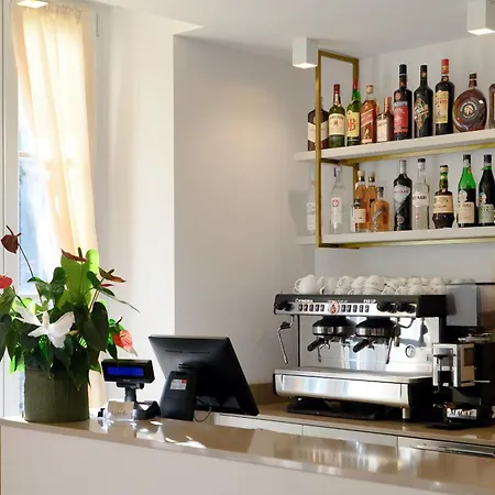 Hotel Ristorante La Vignetta 3*